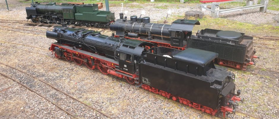 Locomotieven op het rangeerterrein van station Nienoord