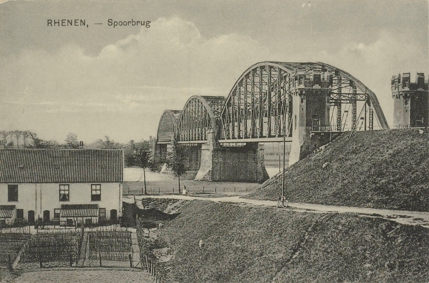 De brug in gebruik.